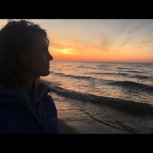 Meet your Posher, Alicia